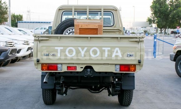Acheter Import Voiture Toyota Land Cruiser Beige à Import - Dubai, Adrar Acheter Import Voiture Toyota Land Cruiser Beige à Import - Dubai, Adrar