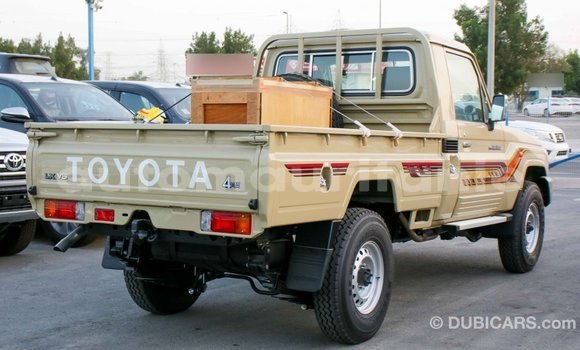 Acheter Import Voiture Toyota Land Cruiser Beige à Import - Dubai, Adrar Acheter Import Voiture Toyota Land Cruiser Beige à Import - Dubai, Adrar