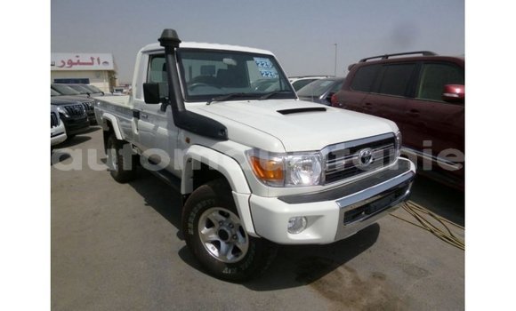 Acheter Import Voiture Toyota Land Cruiser Blanc à Import - Dubai, Adrar Acheter Import Voiture Toyota Land Cruiser Blanc à Import - Dubai, Adrar