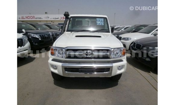 Acheter Import Voiture Toyota Land Cruiser Blanc à Import - Dubai, Adrar Acheter Import Voiture Toyota Land Cruiser Blanc à Import - Dubai, Adrar