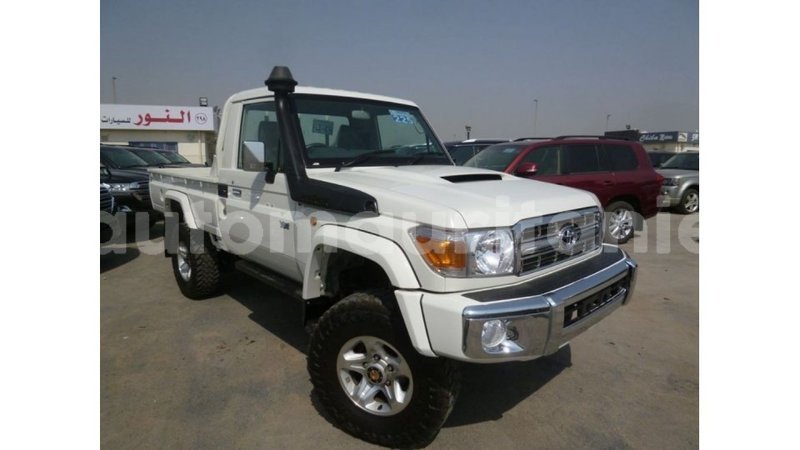 Big with watermark toyota land cruiser adrar import dubai 2690
