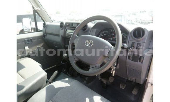 Buy Import Toyota Land Cruiser White Car in Import - Dubai in Adrar Buy Import Toyota Land Cruiser White Car in Import - Dubai in Adrar