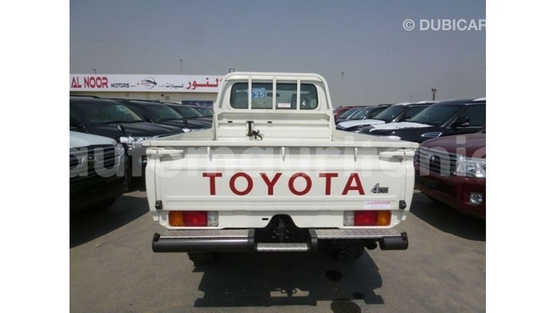 Big with watermark toyota land cruiser adrar import dubai 2690