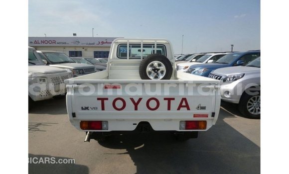 Acheter Import Voiture Toyota Land Cruiser Blanc à Import - Dubai, Adrar Acheter Import Voiture Toyota Land Cruiser Blanc à Import - Dubai, Adrar