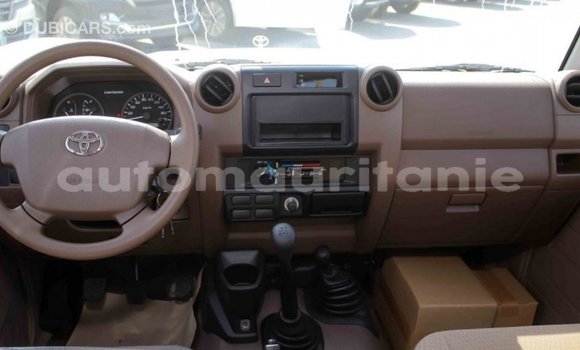 Acheter Import Voiture Toyota Land Cruiser Beige à Import - Dubai, Adrar Acheter Import Voiture Toyota Land Cruiser Beige à Import - Dubai, Adrar