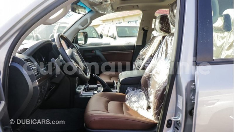 Big with watermark toyota land cruiser adrar import dubai 2695