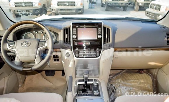 Acheter Import Voiture Toyota Land Cruiser Blanc à Import - Dubai, Adrar Acheter Import Voiture Toyota Land Cruiser Blanc à Import - Dubai, Adrar