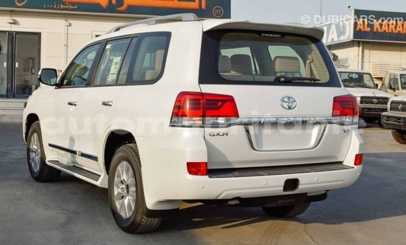 Acheter Import Voiture Toyota Land Cruiser Blanc à Import - Dubai, Adrar Acheter Import Voiture Toyota Land Cruiser Blanc à Import - Dubai, Adrar