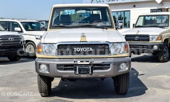 Buy Import Toyota Land Cruiser Beige Car in Import - Dubai in Adrar Buy Import Toyota Land Cruiser Beige Car in Import - Dubai in Adrar