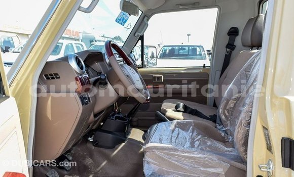 Buy Import Toyota Land Cruiser Beige Car in Import - Dubai in Adrar Buy Import Toyota Land Cruiser Beige Car in Import - Dubai in Adrar