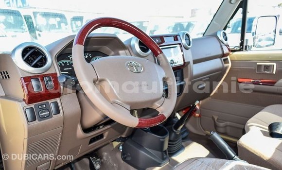 Buy Import Toyota Land Cruiser Beige Car in Import - Dubai in Adrar Buy Import Toyota Land Cruiser Beige Car in Import - Dubai in Adrar