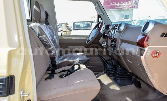 Buy Import Toyota Land Cruiser Beige Car in Import - Dubai in Adrar Buy Import Toyota Land Cruiser Beige Car in Import - Dubai in Adrar