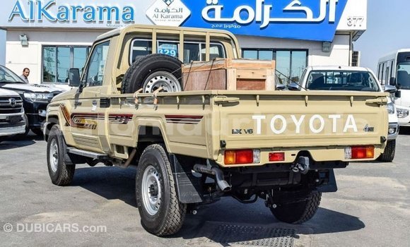 Buy Import Toyota Land Cruiser Beige Car in Import - Dubai in Adrar Buy Import Toyota Land Cruiser Beige Car in Import - Dubai in Adrar