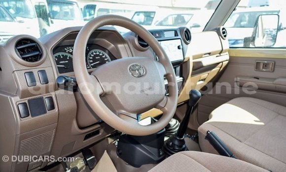 Acheter Import Voiture Toyota Land Cruiser Beige à Import - Dubai, Adrar Acheter Import Voiture Toyota Land Cruiser Beige à Import - Dubai, Adrar