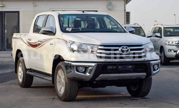 Acheter Import Voiture Toyota Hilux Blanc à Import - Dubai, Adrar Acheter Import Voiture Toyota Hilux Blanc à Import - Dubai, Adrar