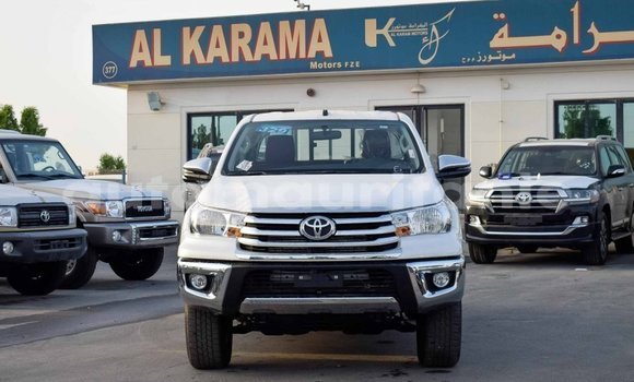 Acheter Import Voiture Toyota Hilux Blanc à Import - Dubai, Adrar Acheter Import Voiture Toyota Hilux Blanc à Import - Dubai, Adrar