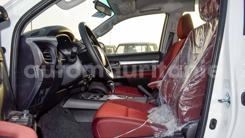 Big with watermark toyota hilux adrar import dubai 2700