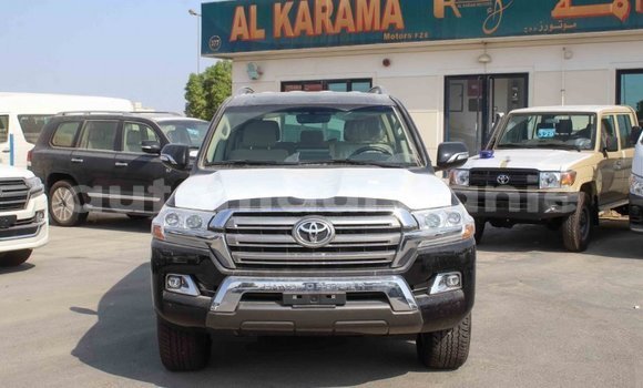 Acheter Import Voiture Toyota Land Cruiser Noir à Import - Dubai, Adrar Acheter Import Voiture Toyota Land Cruiser Noir à Import - Dubai, Adrar