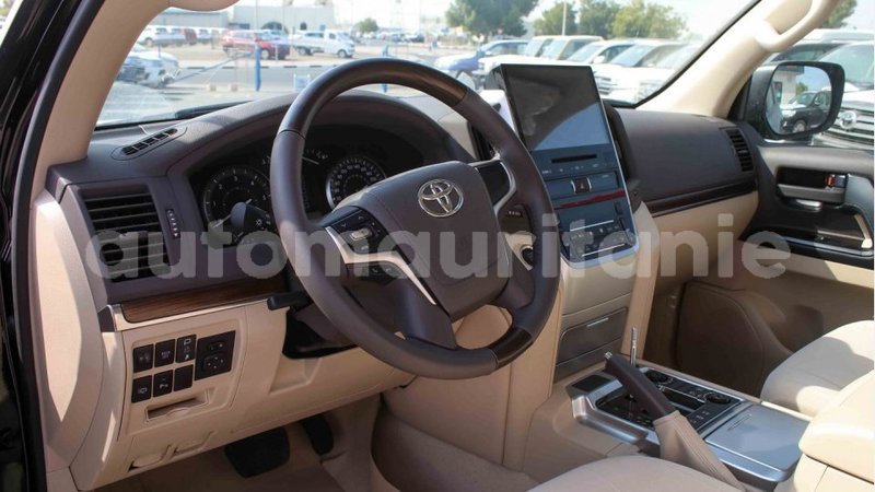 Big with watermark toyota land cruiser adrar import dubai 2701