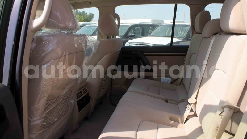 Big with watermark toyota land cruiser adrar import dubai 2701