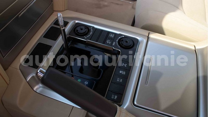 Big with watermark toyota land cruiser adrar import dubai 2701