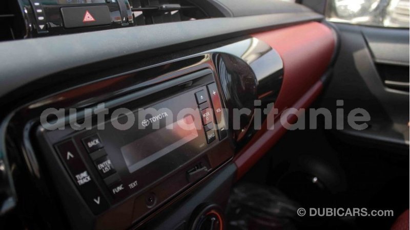 Big with watermark toyota hilux adrar import dubai 2702