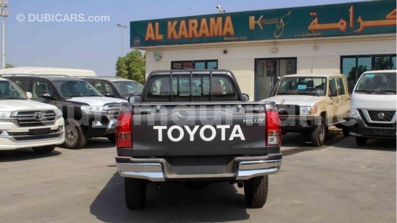 Big with watermark toyota hilux adrar import dubai 2702