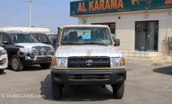 Acheter Import Voiture Toyota Land Cruiser Beige à Import - Dubai, Adrar Acheter Import Voiture Toyota Land Cruiser Beige à Import - Dubai, Adrar