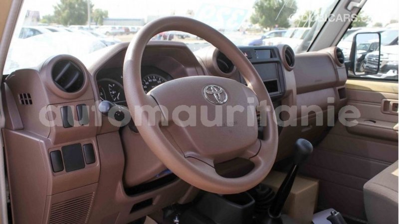 Big with watermark toyota land cruiser adrar import dubai 2703