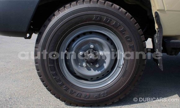 Acheter Import Voiture Toyota Land Cruiser Beige à Import - Dubai, Adrar Acheter Import Voiture Toyota Land Cruiser Beige à Import - Dubai, Adrar