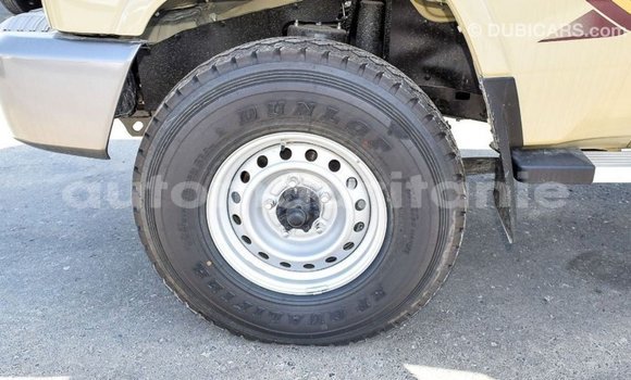 Acheter Import Voiture Toyota Land Cruiser Beige à Import - Dubai, Adrar Acheter Import Voiture Toyota Land Cruiser Beige à Import - Dubai, Adrar