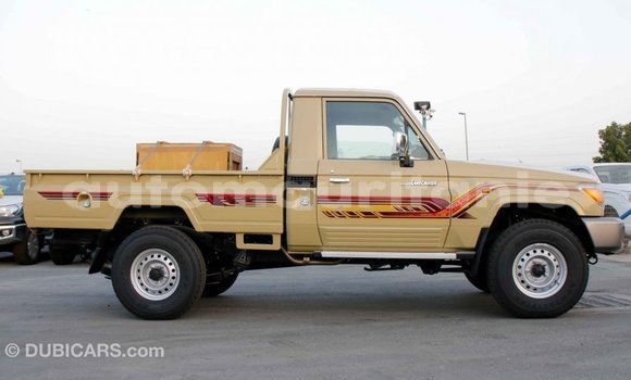 Acheter Import Voiture Toyota Land Cruiser Beige à Import - Dubai, Adrar Acheter Import Voiture Toyota Land Cruiser Beige à Import - Dubai, Adrar