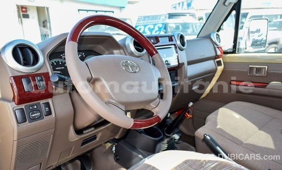 Acheter Import Voiture Toyota Land Cruiser Beige à Import - Dubai, Adrar Acheter Import Voiture Toyota Land Cruiser Beige à Import - Dubai, Adrar
