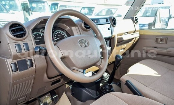 Acheter Import Voiture Toyota Land Cruiser Beige à Import - Dubai, Adrar Acheter Import Voiture Toyota Land Cruiser Beige à Import - Dubai, Adrar