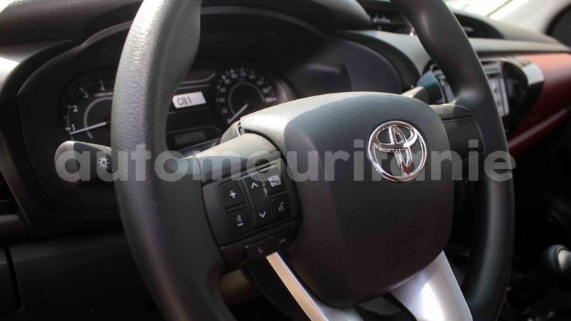 Big with watermark toyota hilux adrar import dubai 2715
