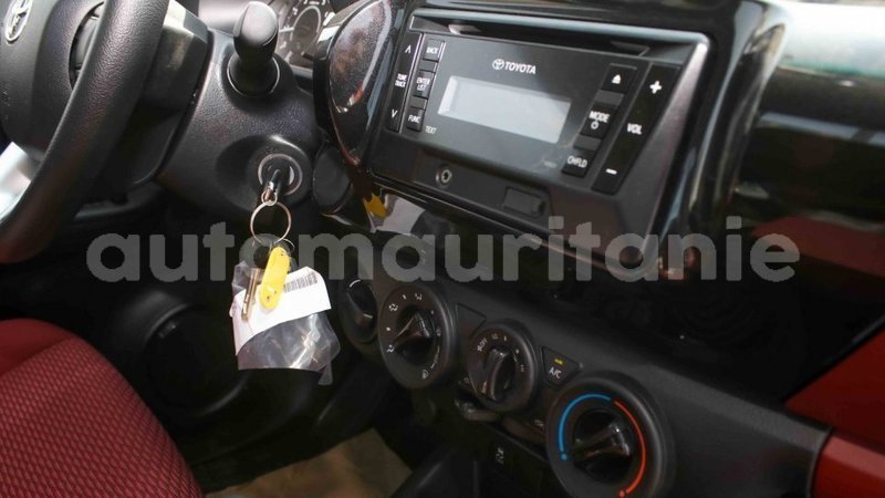 Big with watermark toyota hilux adrar import dubai 2715