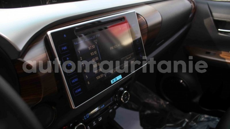 Big with watermark toyota hilux adrar import dubai 2716