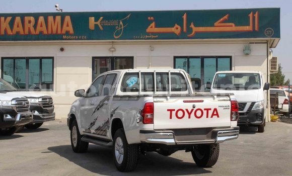 Acheter Import Voiture Toyota Hilux Blanc à Import - Dubai, Adrar Acheter Import Voiture Toyota Hilux Blanc à Import - Dubai, Adrar