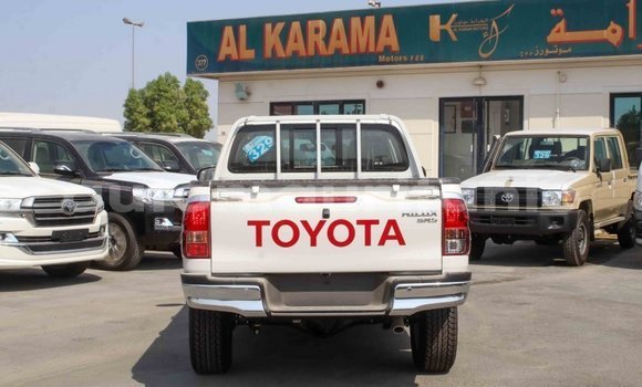 Acheter Import Voiture Toyota Hilux Blanc à Import - Dubai, Adrar Acheter Import Voiture Toyota Hilux Blanc à Import - Dubai, Adrar