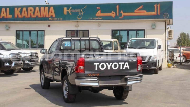 Big with watermark toyota hilux adrar import dubai 2720