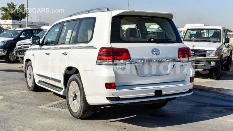Big with watermark toyota land cruiser adrar import dubai 2722