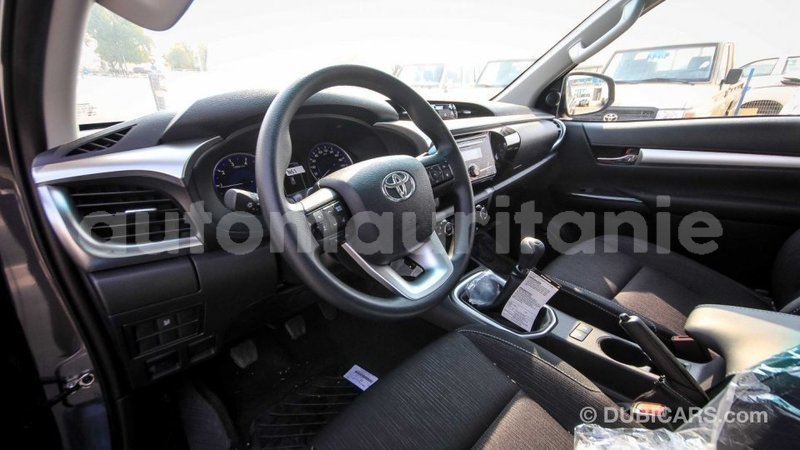 Big with watermark toyota hilux adrar import dubai 2724