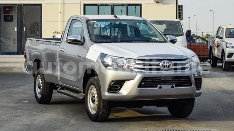 Big with watermark toyota hilux adrar import dubai 2725