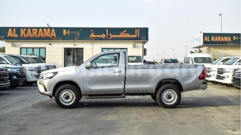 Big with watermark toyota hilux adrar import dubai 2725