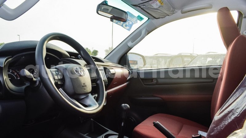 Big with watermark toyota hilux adrar import dubai 2725