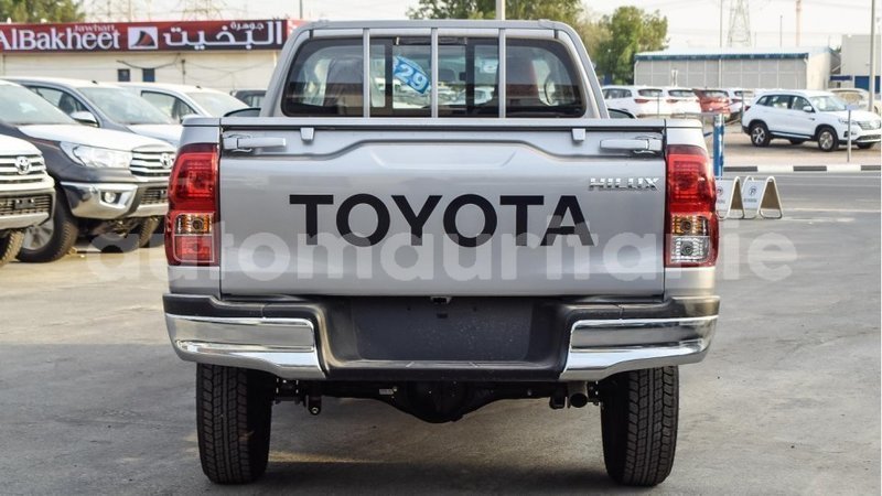 Big with watermark toyota hilux adrar import dubai 2725