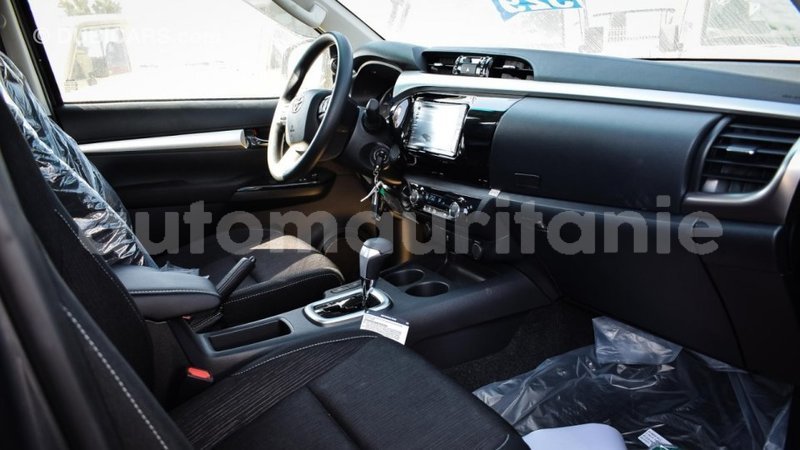 Big with watermark toyota hilux adrar import dubai 2729