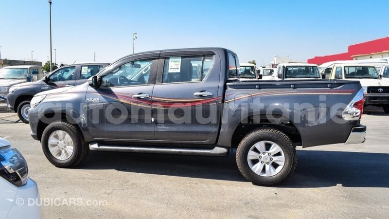 Big with watermark toyota hilux adrar import dubai 2729