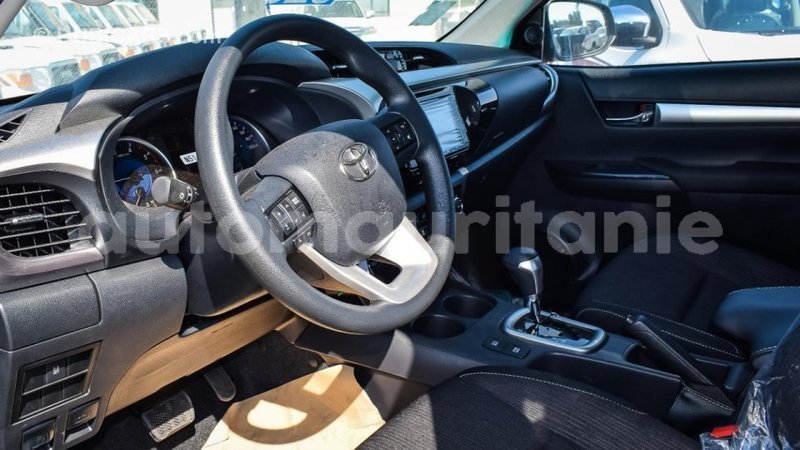 Big with watermark toyota hilux adrar import dubai 2730