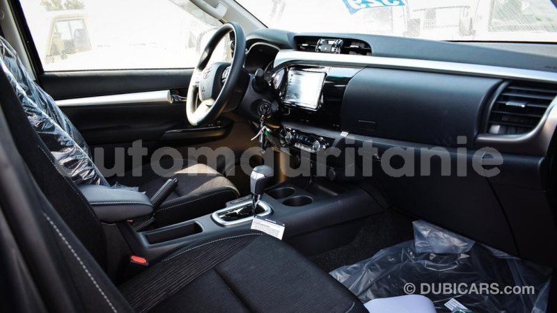 Big with watermark toyota hilux adrar import dubai 2730